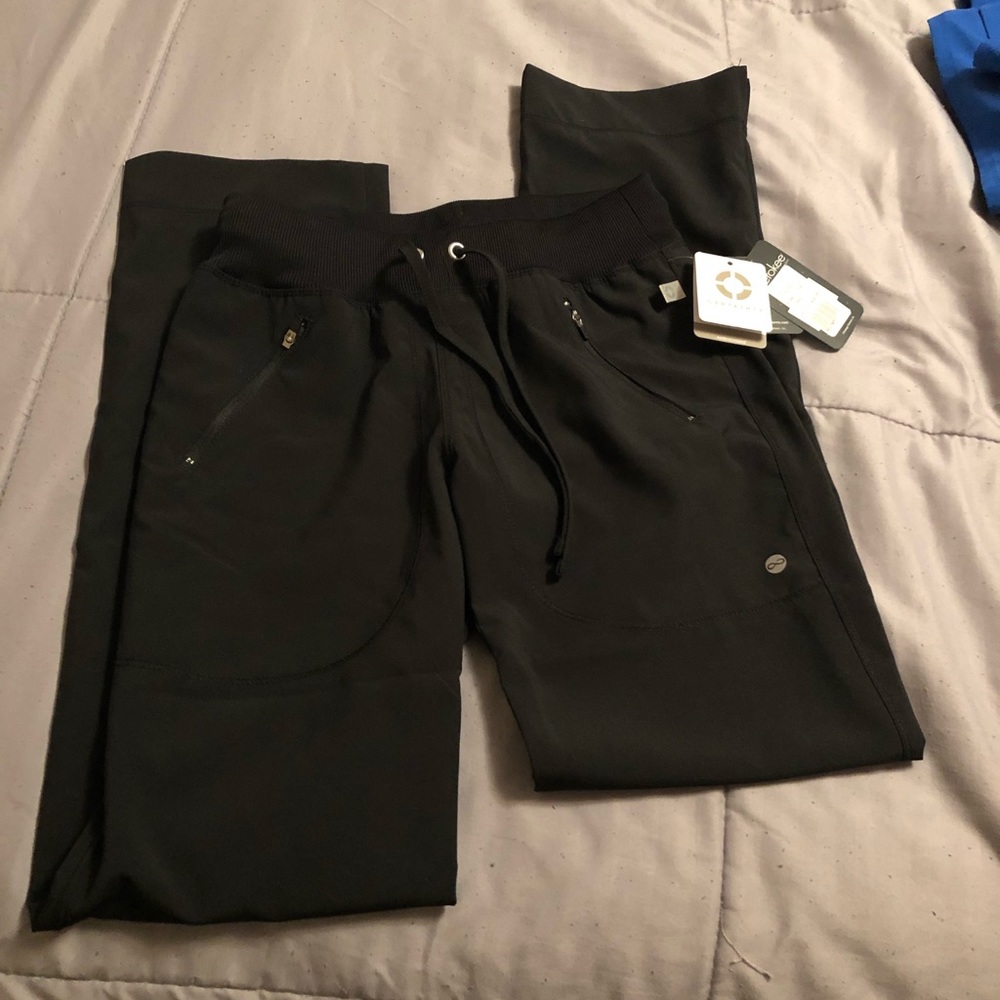 Cherokee Infinity Black NWT XXS